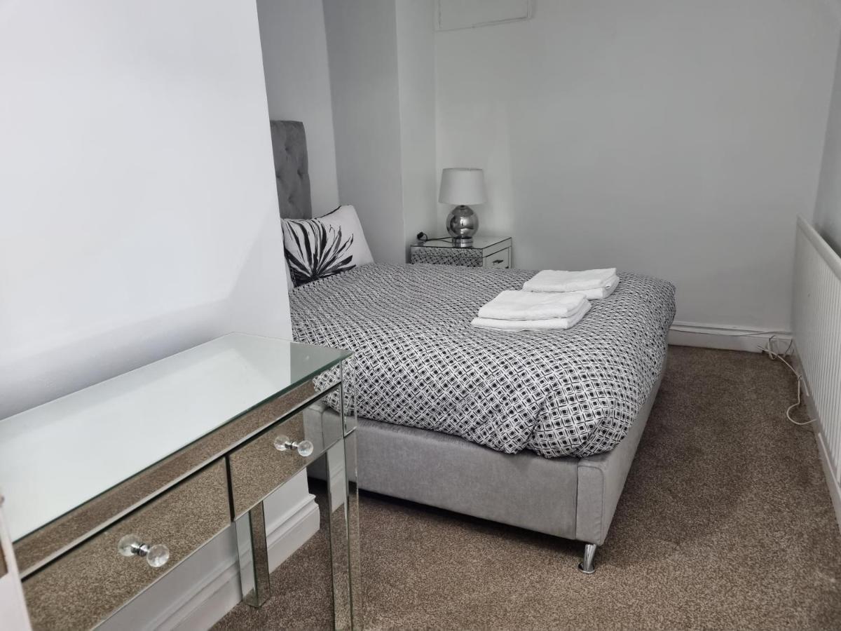 Quantock Lodge Vicarage 1 Рочестър Екстериор снимка